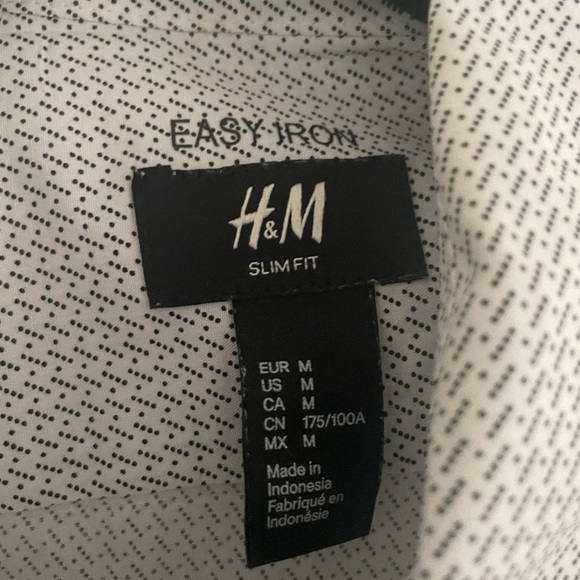 H&M Slim Fit Easy Iron Button‎ Down Size Medium - Picture 3 of 3